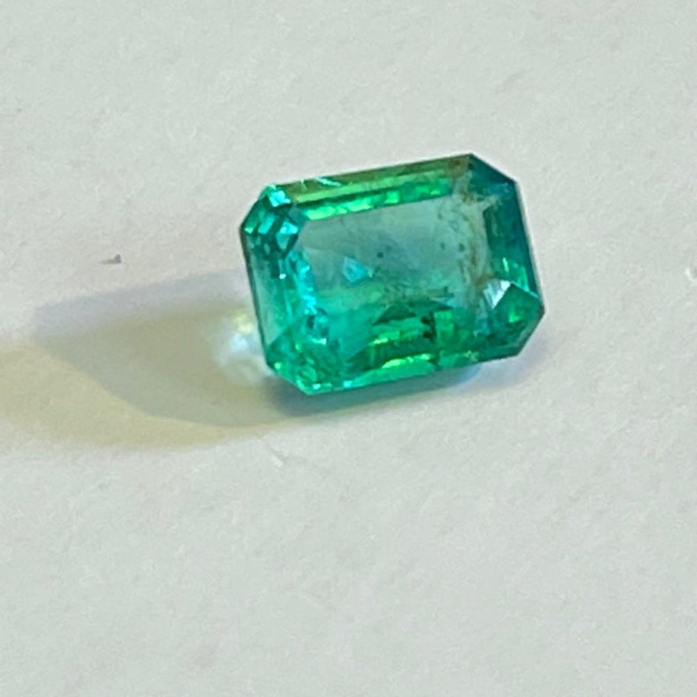Intense Natural Beryl Emerald 1.40 carats! - Picture 5 of 10